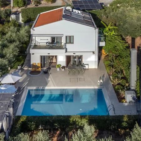 Вілла Sunlight Breeze *